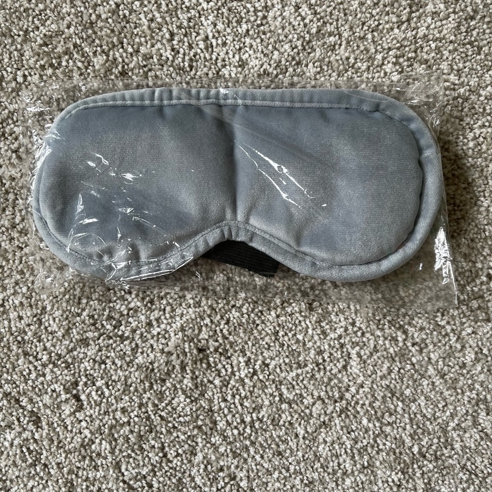 Hot/cold eye mask- never used